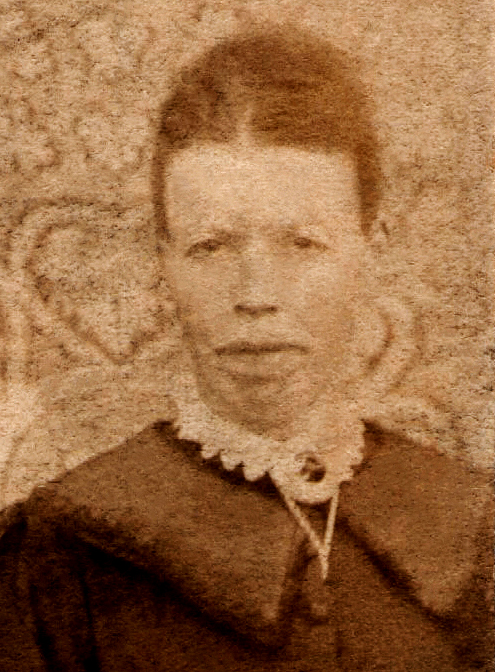 Photo of photos/Margaret McLennan nee MacKenzie c1811-1886 - 1870s headshot portrait